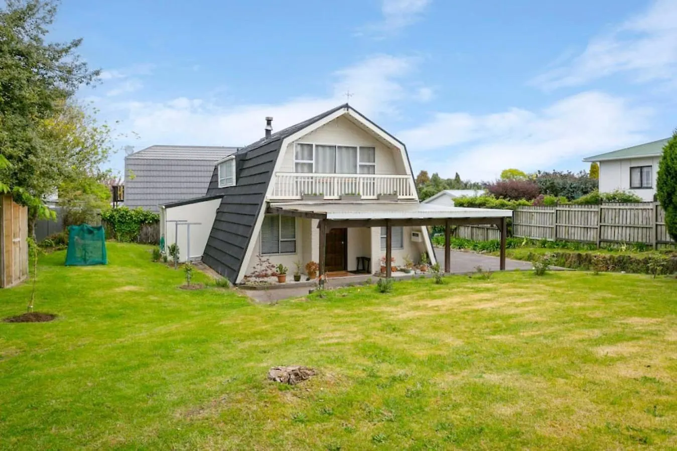 Holiday home Cozy 3Br Home, Walk To Taupo And Playground